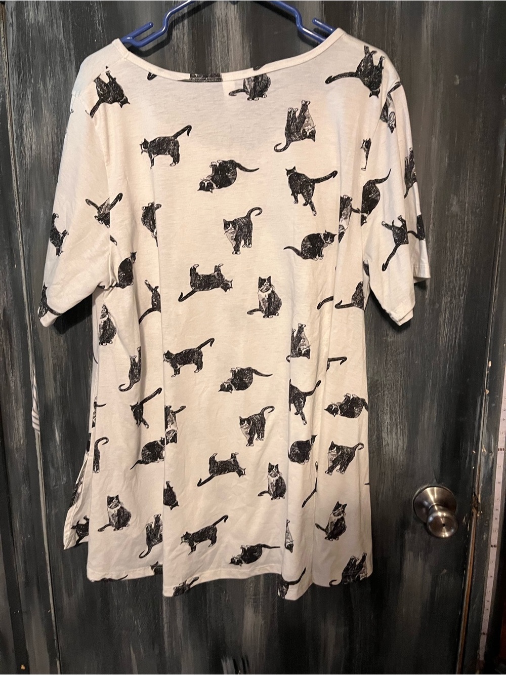 Women's Cream Cat Print Short Sleeve shirt 3X - Picture 4 of 4